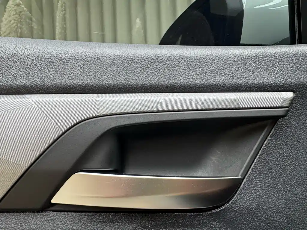 GEELY AUTOMOBILE VISION X6