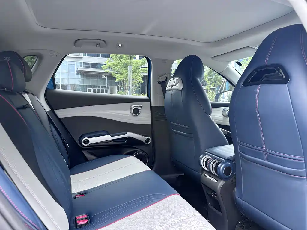 BYD Yuan Plus — миниатюра 8