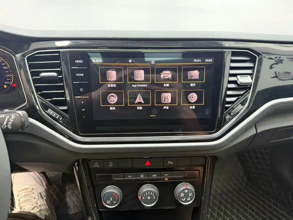 Volkswagen T-Roc — миниатюра 14