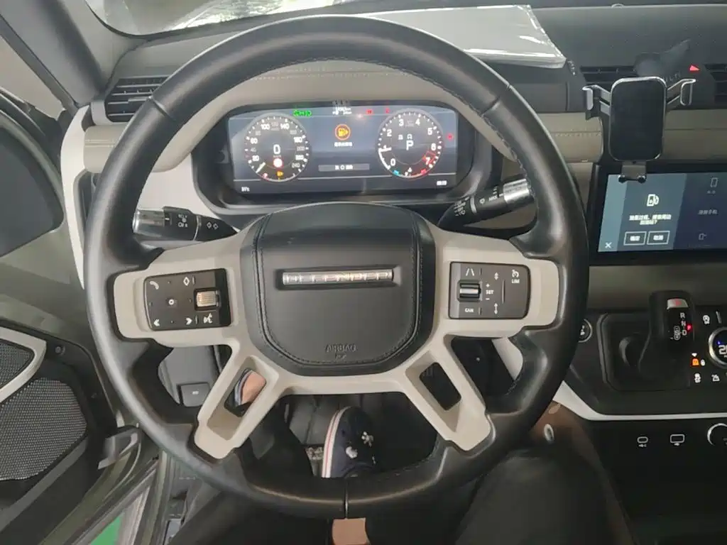 Land Rover Defender — миниатюра 11