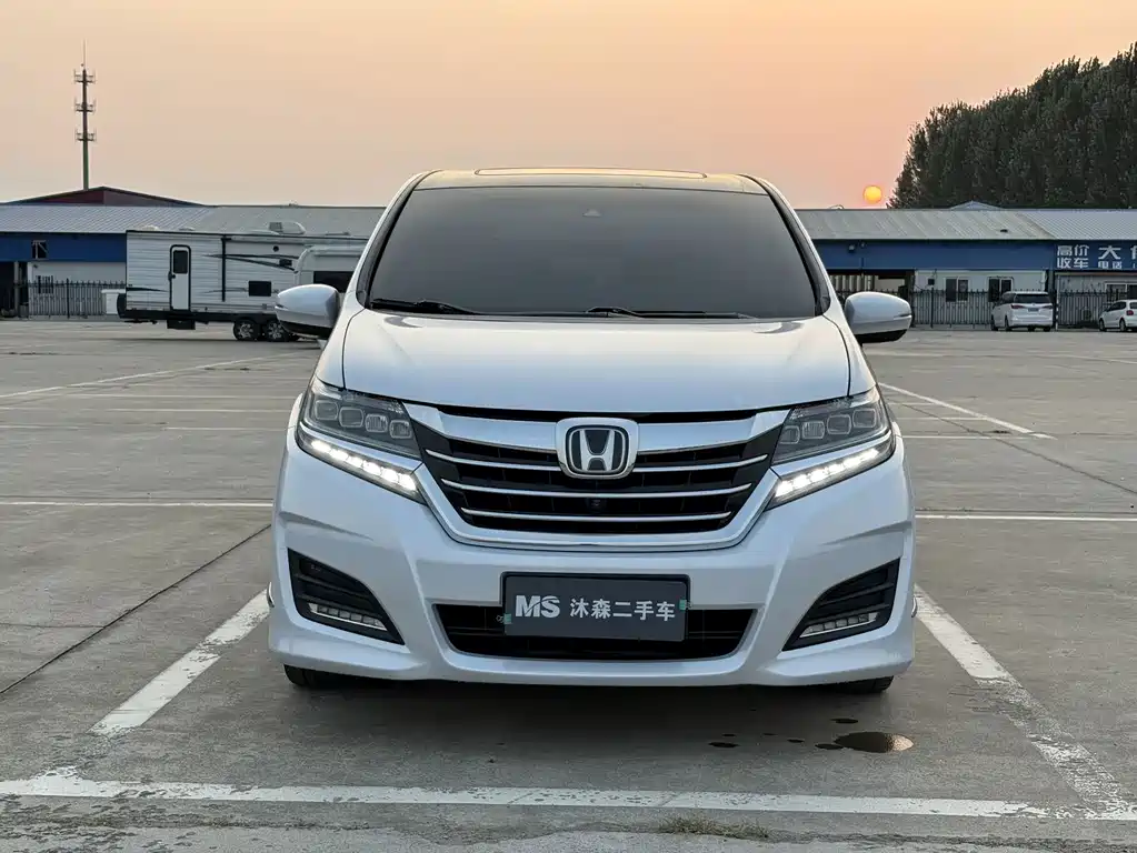 Honda Elysion — миниатюра 2