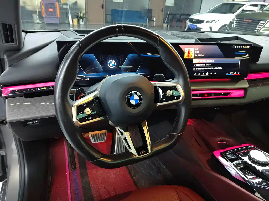 BMW 5 Series — миниатюра 14