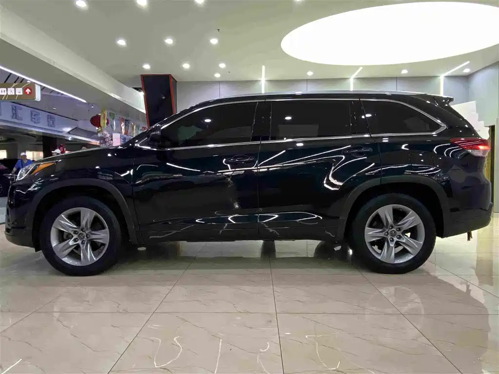 Toyota Highlander — миниатюра 6