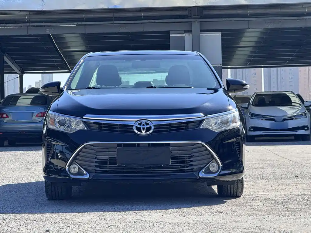Toyota Camry — миниатюра 11