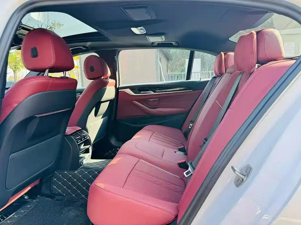 BMW 5 Series — миниатюра 5