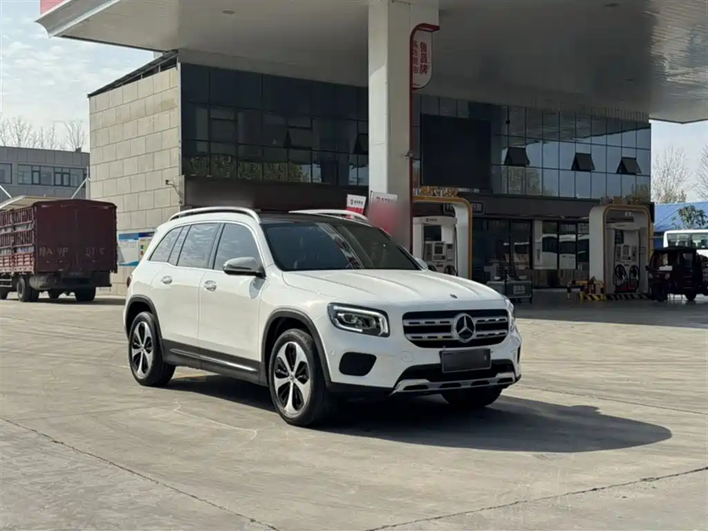 MERCEDES-BENZ GLB