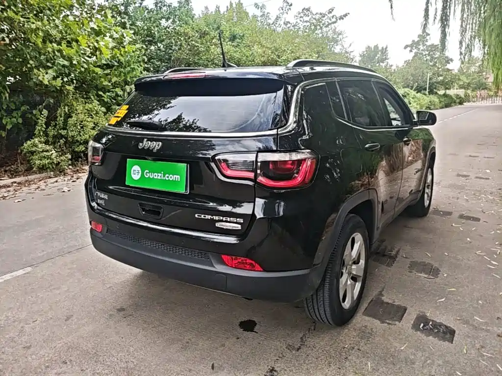 Jeep Compass — миниатюра 7