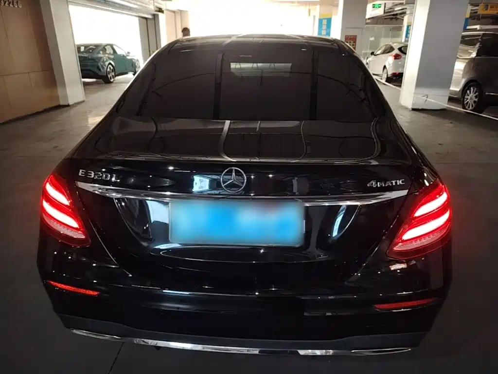 Mercedes-Benz E-Class — миниатюра 6