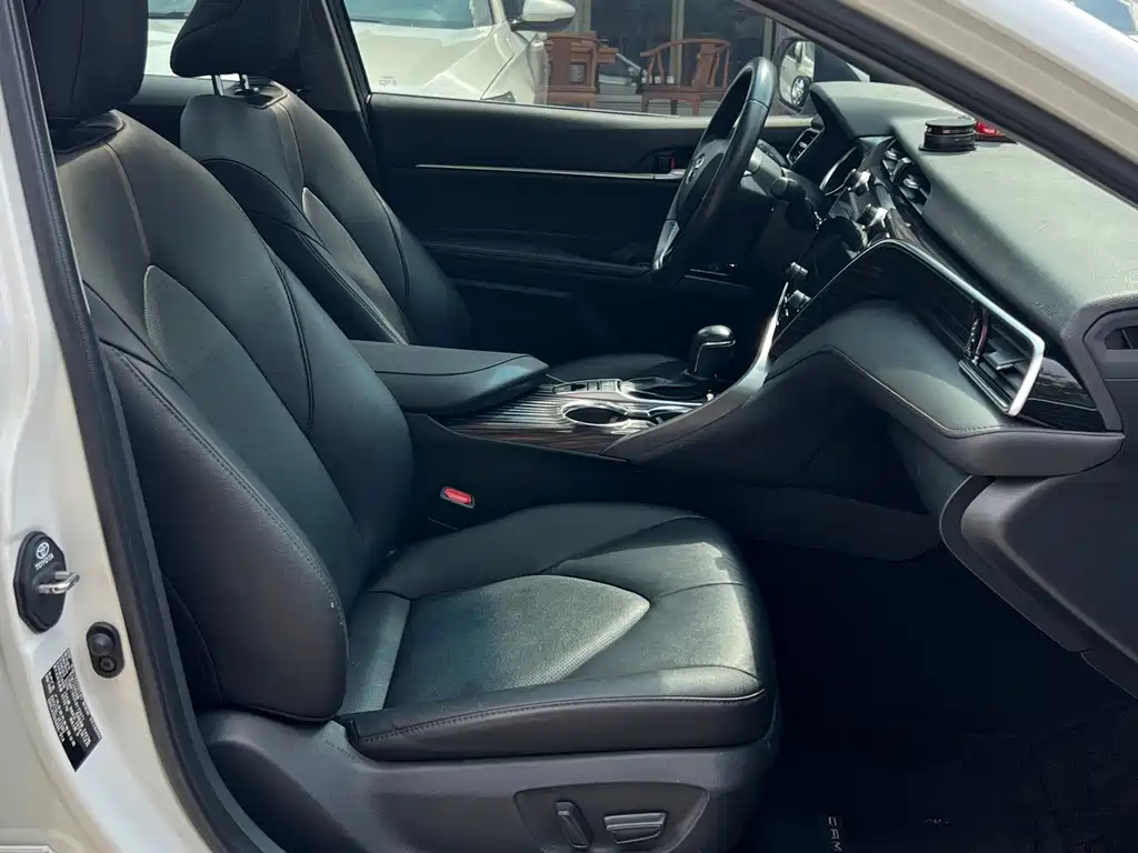 Toyota Camry — миниатюра 11
