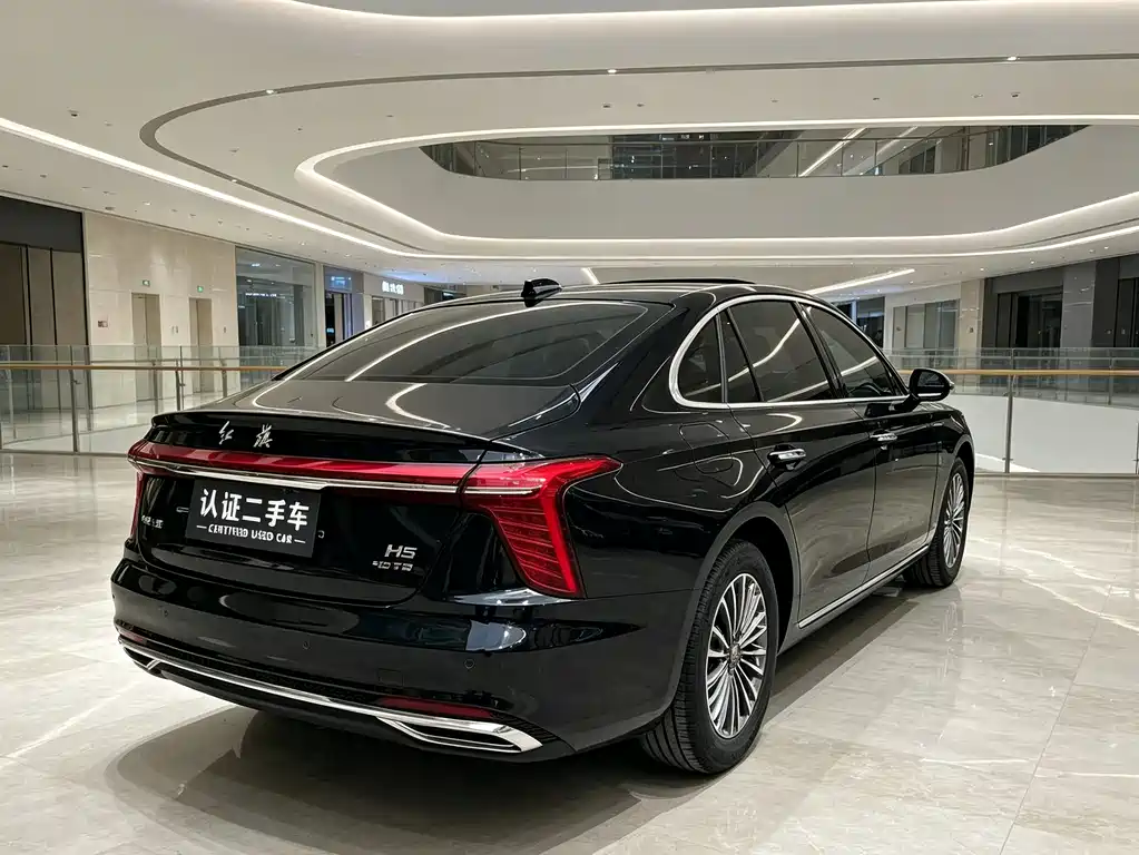 Hongqi H5 2023 2.0T AT