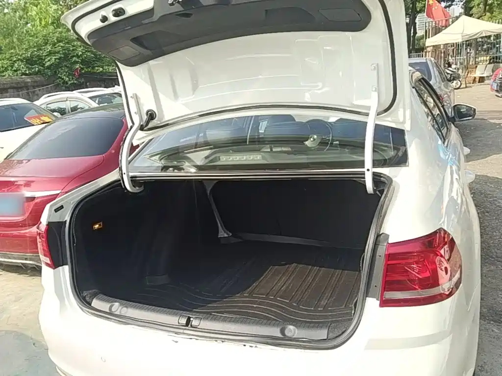 Volkswagen Lavida — миниатюра 19