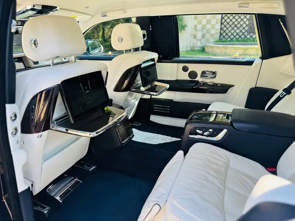 Rolls-Royce Phantom — миниатюра 6