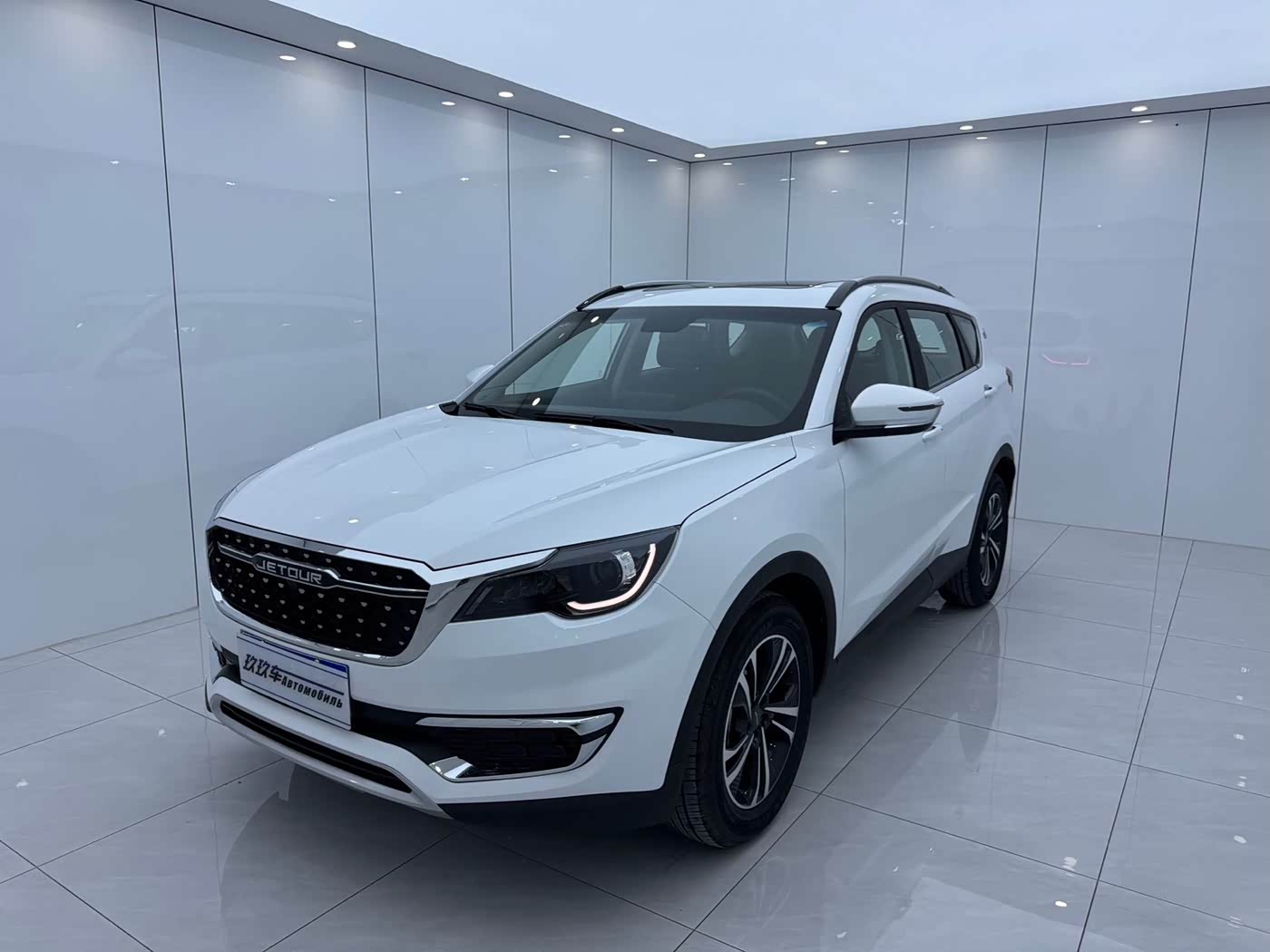 Jetour Jetour X70 1.5 л 2026 г. Белый, пробег 4000 км