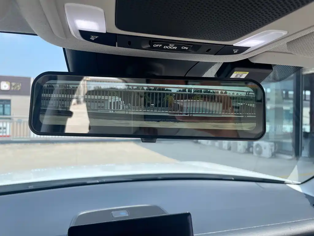 HONDA E: NP1 POLE PAI 1