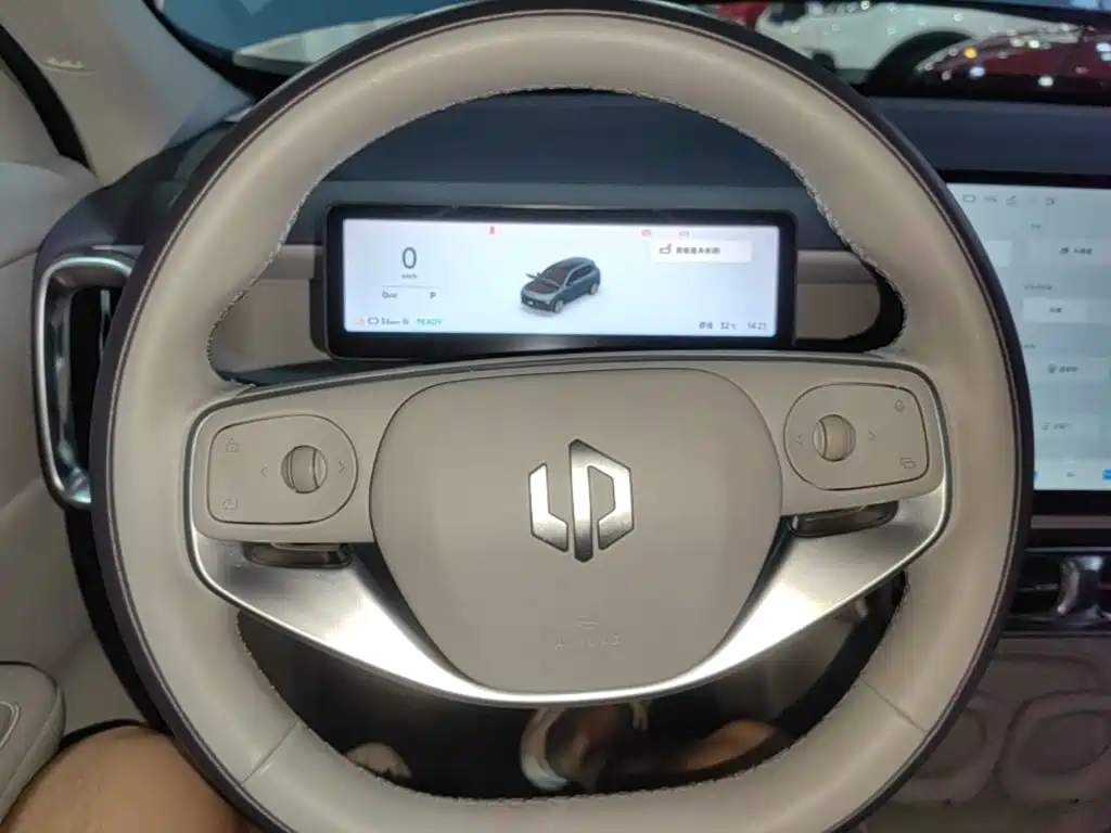 Leapmotor Leapmotor B10 — миниатюра 11