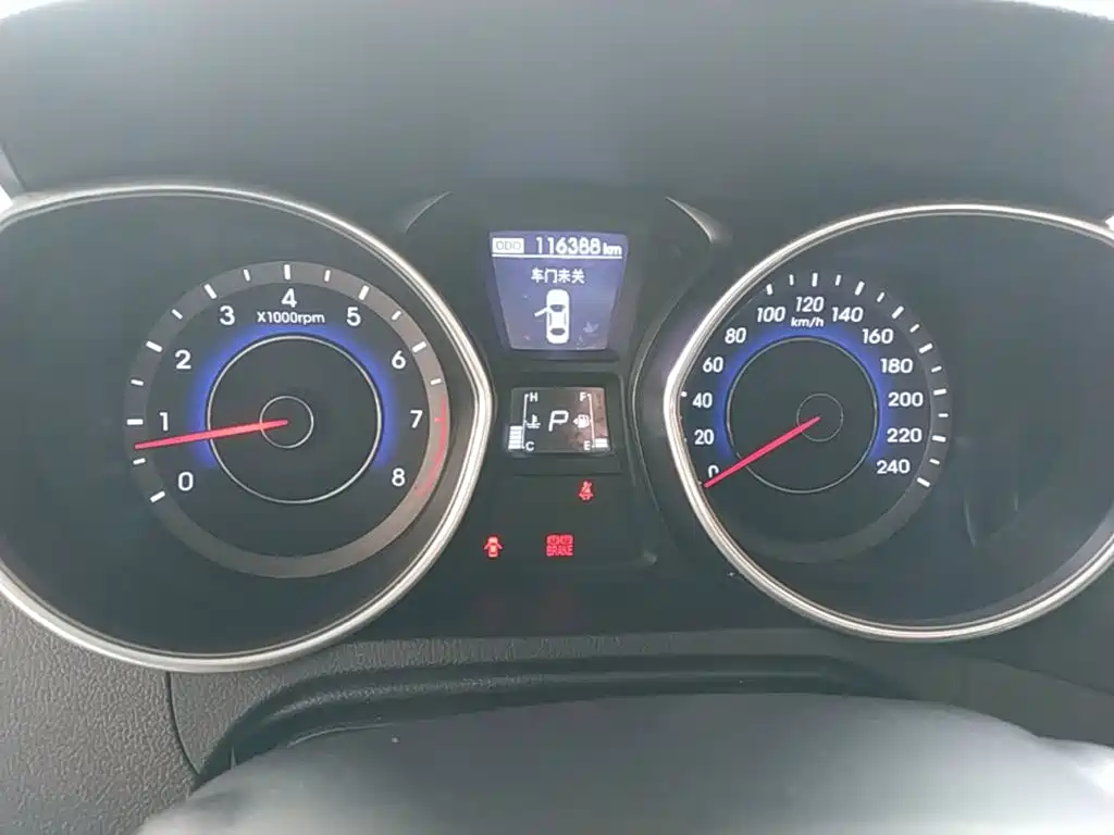 Hyundai Elantra Langdong — миниатюра 12