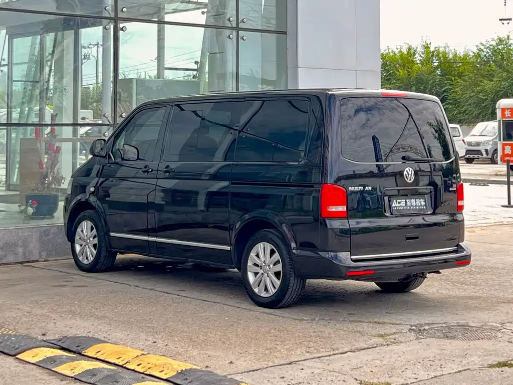 Volkswagen Multivan — миниатюра 6