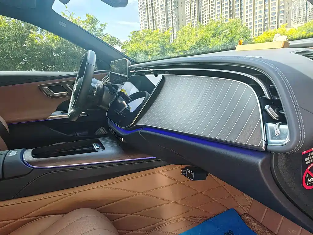 Mercedes-Benz E-Class — миниатюра 25