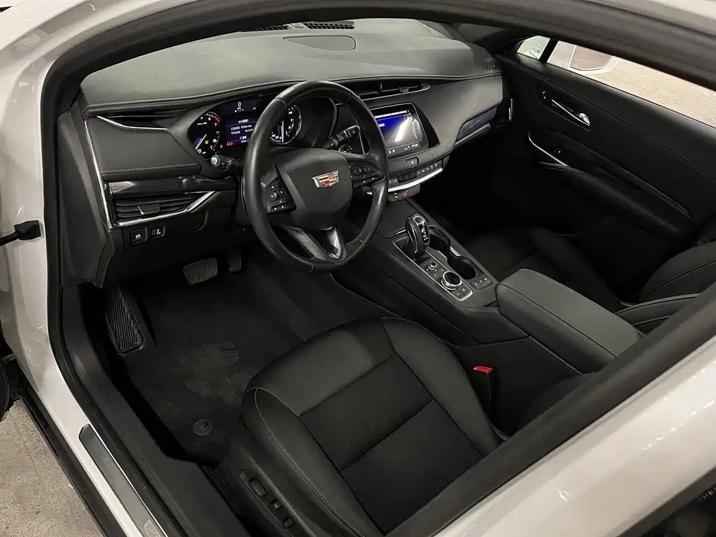 Cadillac XT4 — миниатюра 13