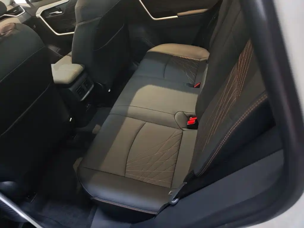 Toyota RAV4 — миниатюра 17