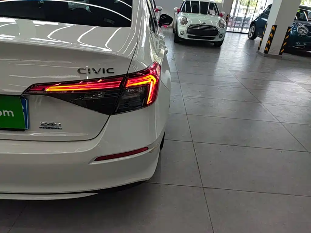 Honda Civic — миниатюра 8