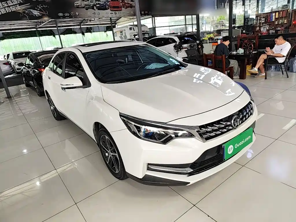Venucia D60 — миниатюра 4