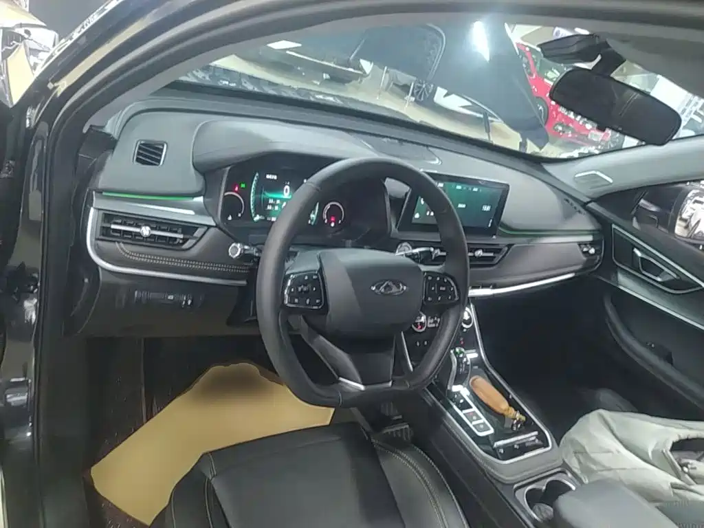 Chery Tiggo 8 8 2025 230TCI AT Luxury 7 мест