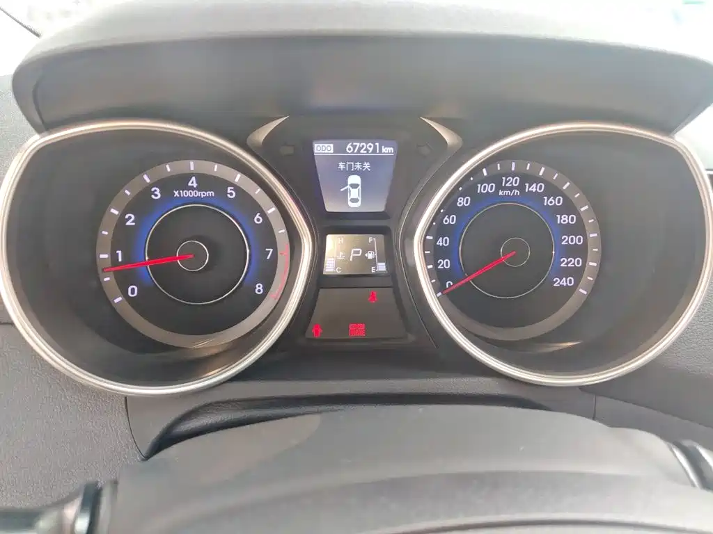 Hyundai Elantra Langdong — миниатюра 7