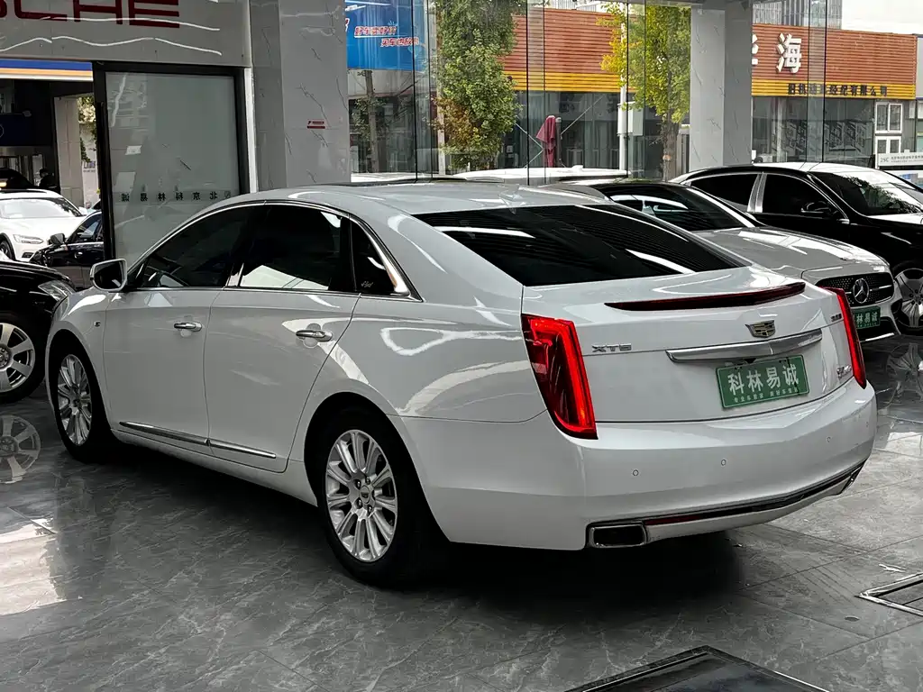 Cadillac XTS — миниатюра 6