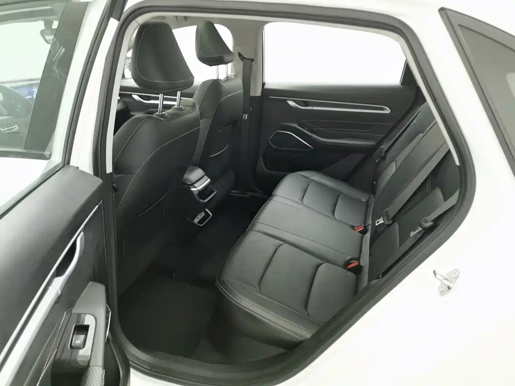 Geely Emgrand — миниатюра 15