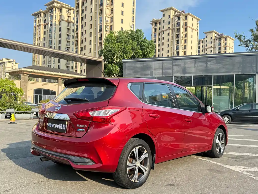 Nissan Tiida — миниатюра 11