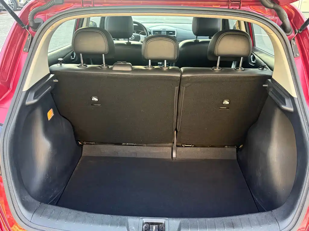 Nissan Tiida — миниатюра 16