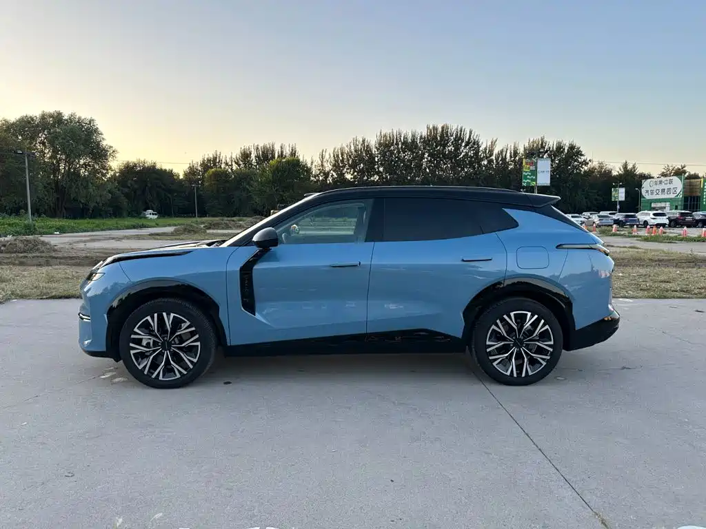 Lynk & Co 08 EM-P — миниатюра 7