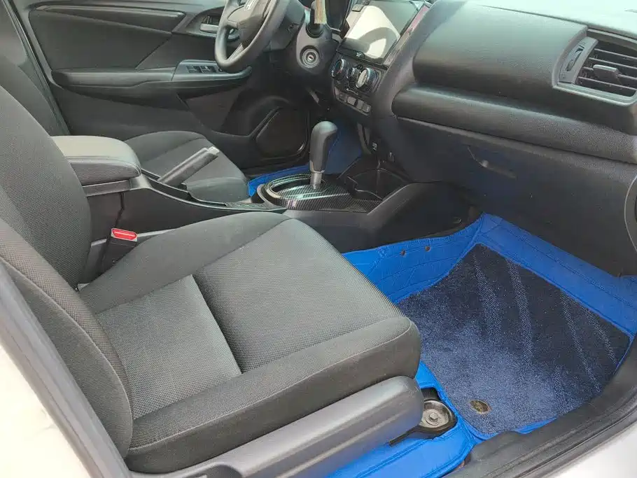 Honda Fit — миниатюра 8