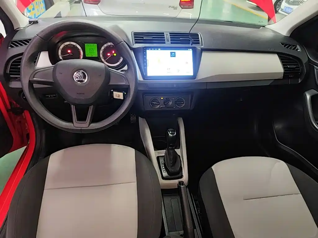 Skoda Fabia — миниатюра 10