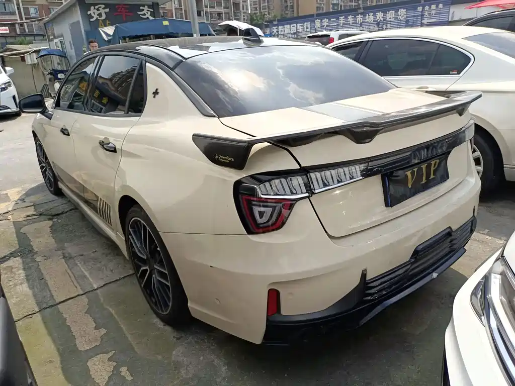 Lynk & Co 03 — миниатюра 16