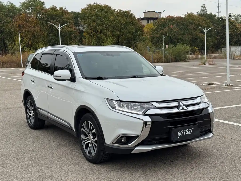 Mitsubishi Outlander — миниатюра 3