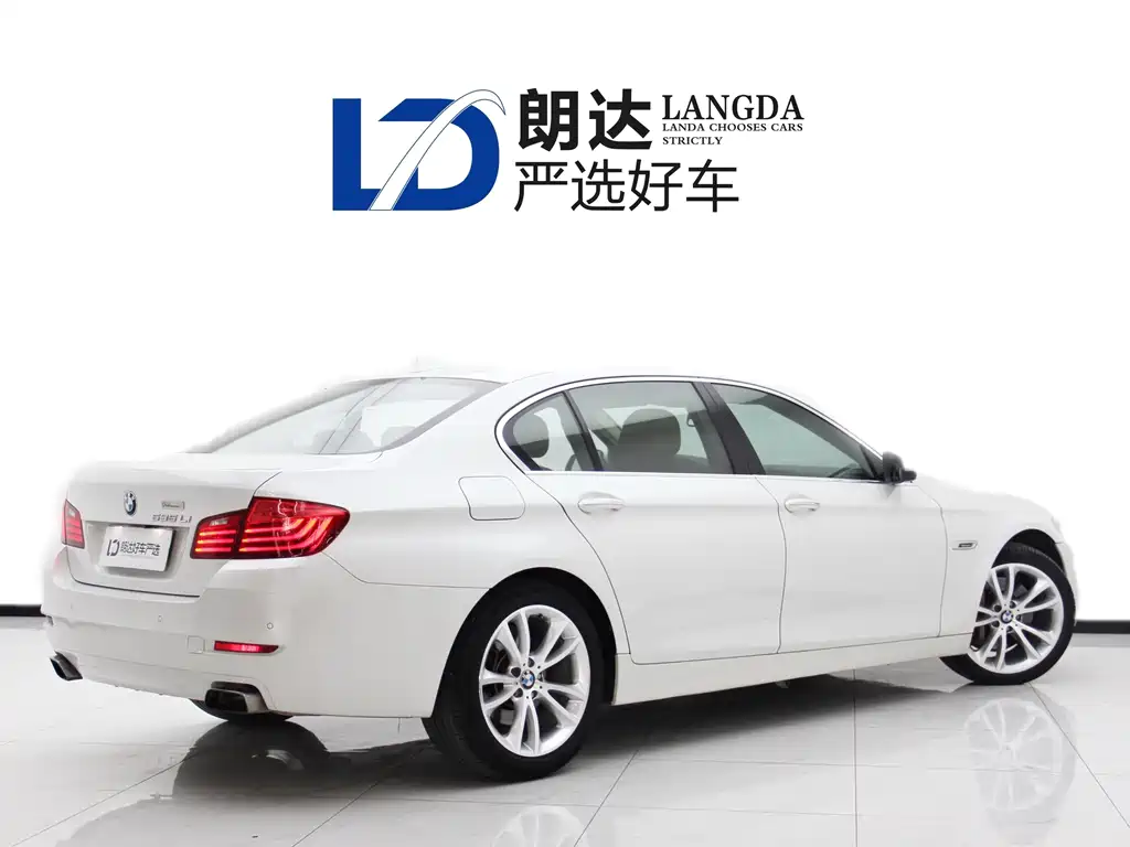 BMW 5 Series — миниатюра 7
