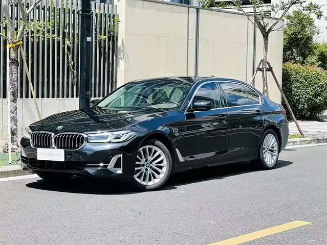 BMW  5 SERIES 2022