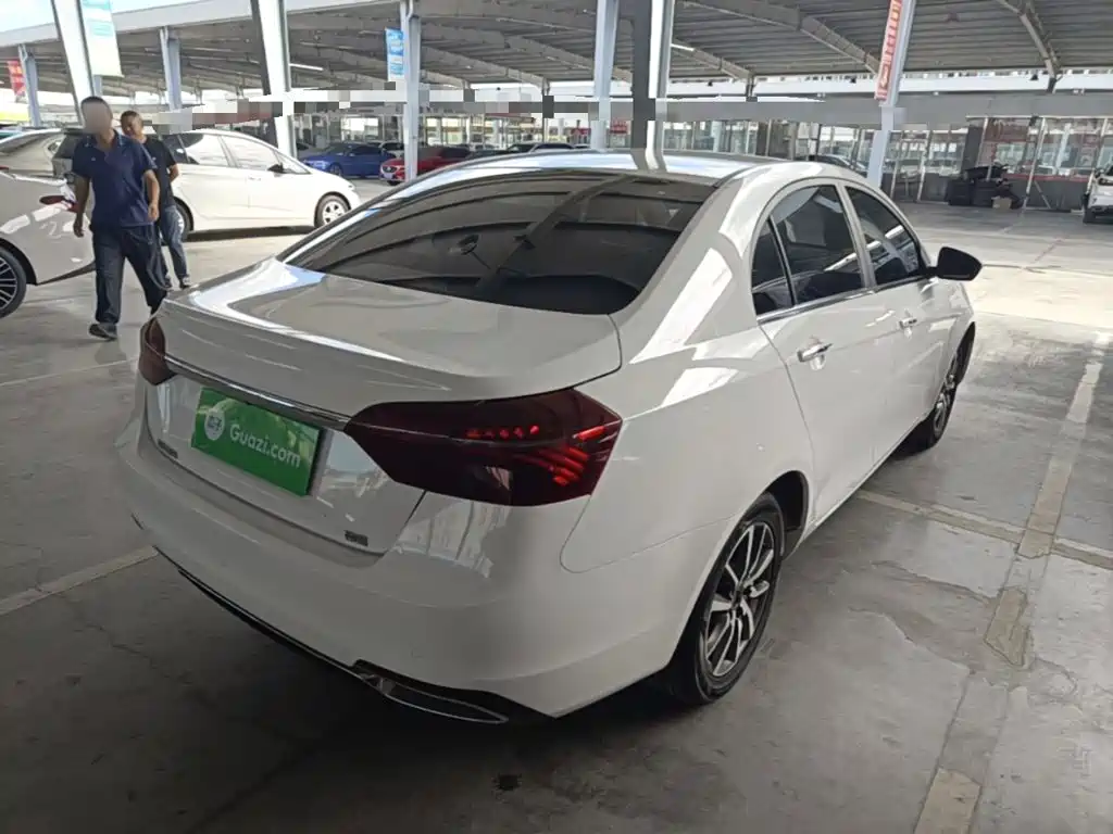Geely Emgrand — миниатюра 7
