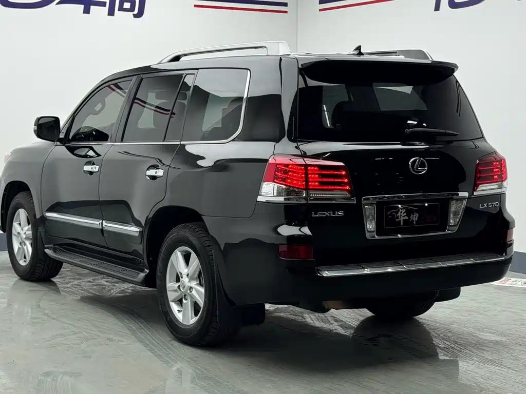 Lexus LX — миниатюра 18