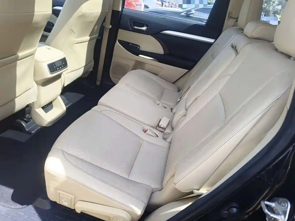 Toyota Highlander — миниатюра 13