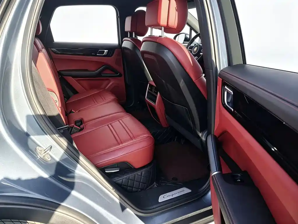 Porsche Cayenne — миниатюра 9
