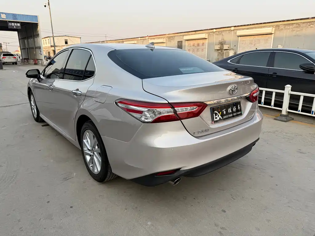 TOYOTA CAMRY