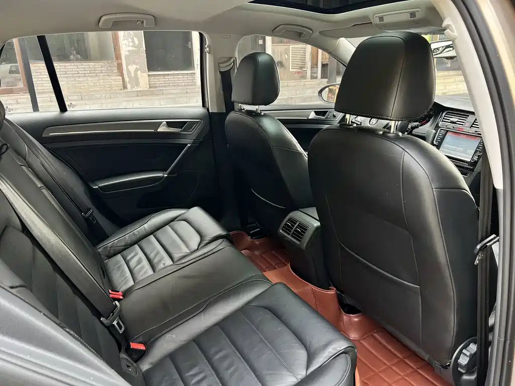 Volkswagen Golf — миниатюра 12