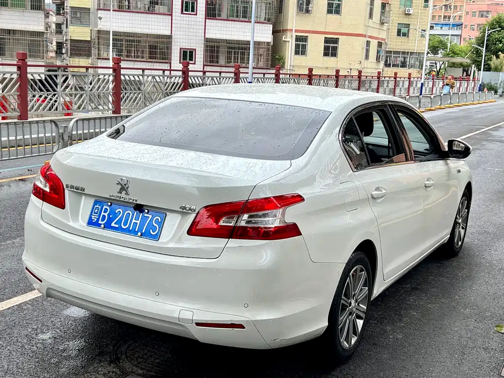 Peugeot 408 2015 1.2T AT Luxury