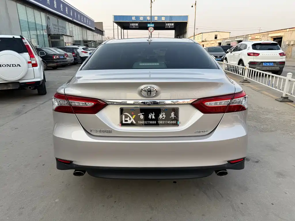 TOYOTA CAMRY