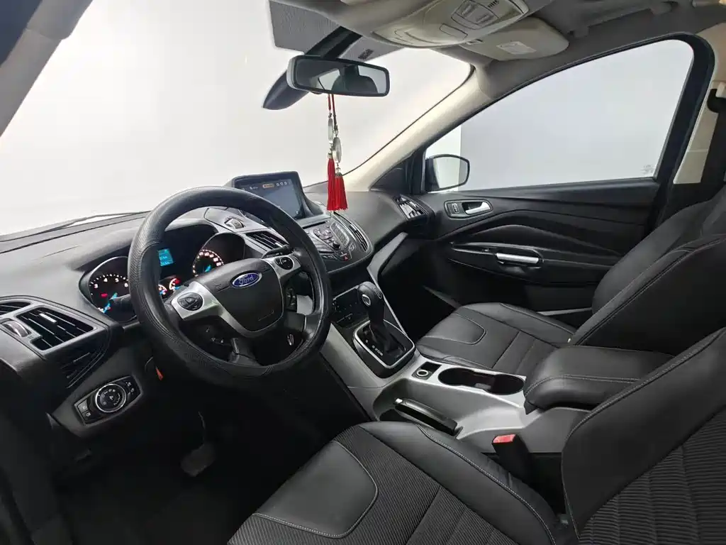 Ford Kuga — миниатюра 7