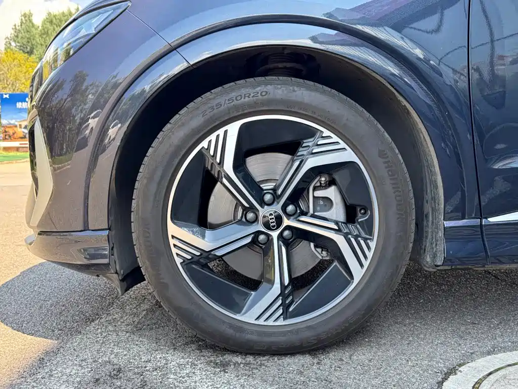 Audi Q4 e-tron — миниатюра 9