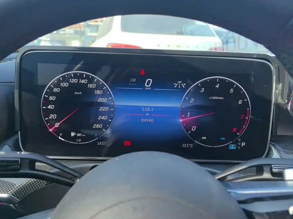 Mercedes-Benz C-Class — миниатюра 12